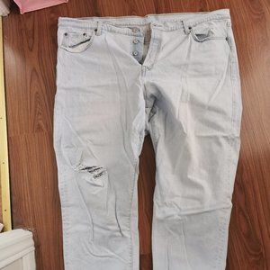 White Levi jeans